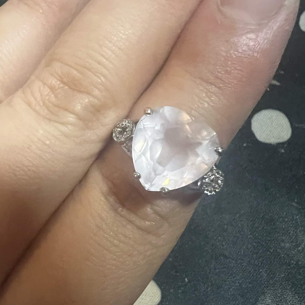 Rose quartz ring